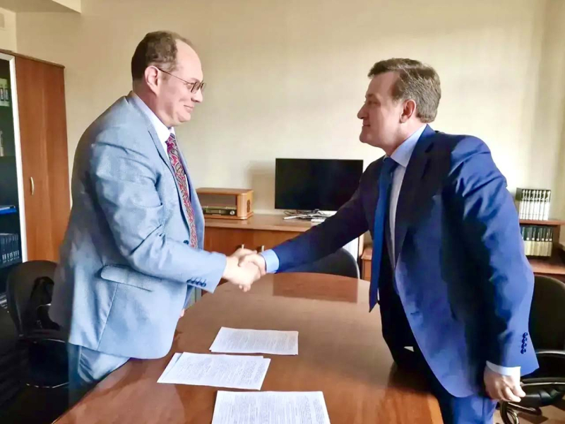 Академия хорового искусства имени В. С. Попова и издательство «Молодая гвардия» начинают сотрудничество. Оно будет направлено на формирование деловых контактов, развитие научных связей, совместных издательских проектов