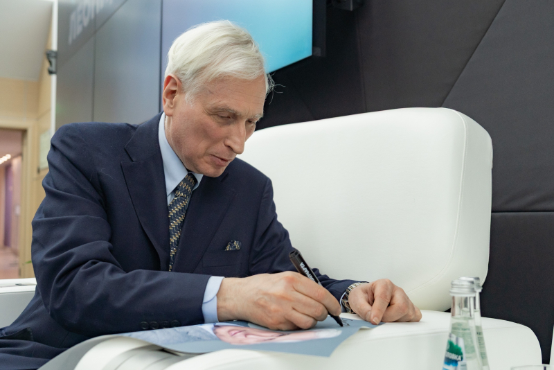 Автографы и фото на память