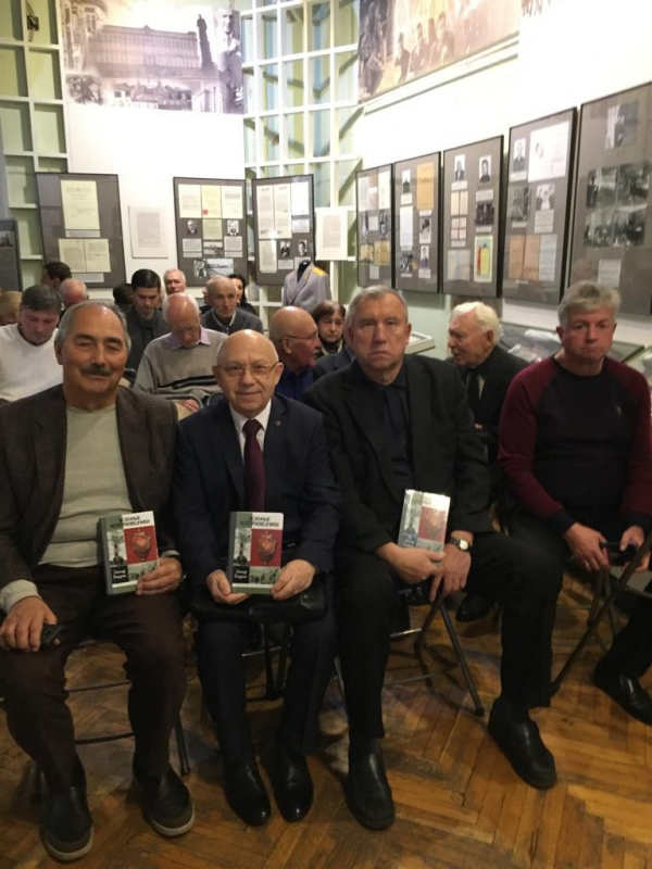 Презентация книги историка Александра Бондаренко "Военные контрразведчики"