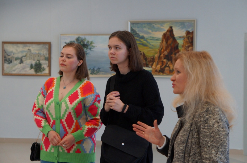 Екатерина Скоробогачёва на предыдущей выставке своих картин. Фотография: Союз художников России