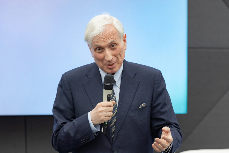 Леонид Млечин представил свои книги, вышедшие в серии «ЖЗЛ», в Корпоративном университете — в рамках его проекта «Книжный клуб»