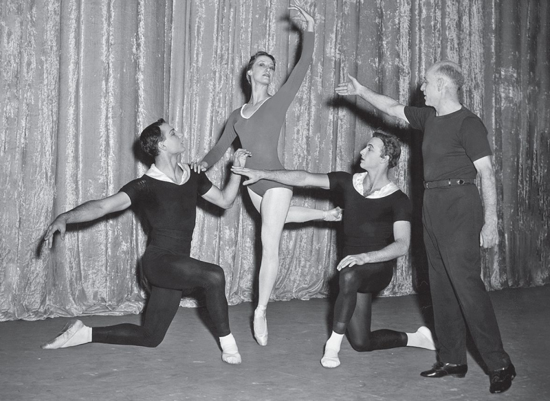 Майя, Александр и Азарий Плисецкие с Асафом Мессерером. Вторые гастроли Большого театра в США. 1962 год. Архив Азария Плисецкого