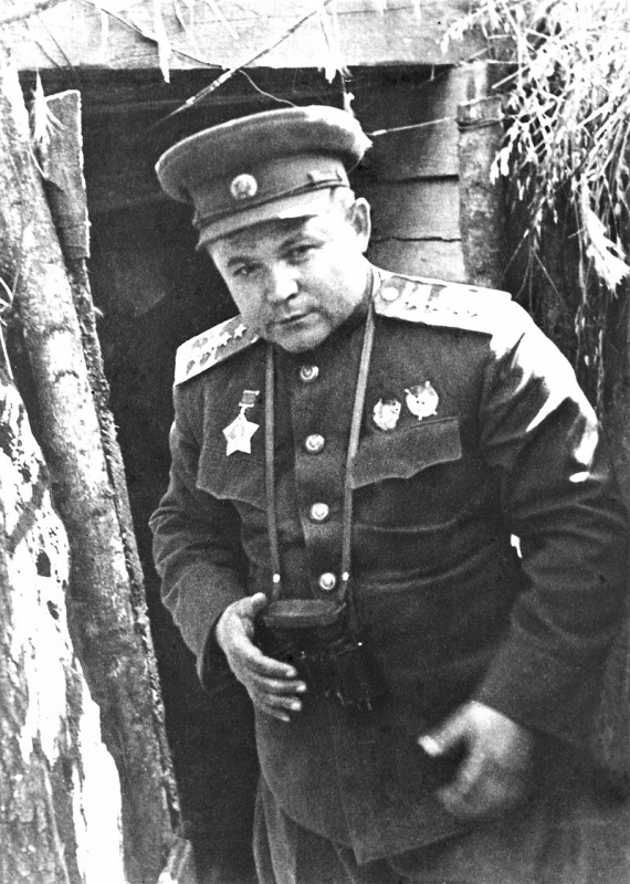 Командующий Воронежским фронтом генерал армии Н. Ф. Ватутин. 1943 год