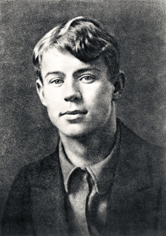 Сергей Есенин стал печататься в 19 лет. В 21 год написал поэму "Преображение" и стал гением. Фото: Репродукция ТАСС