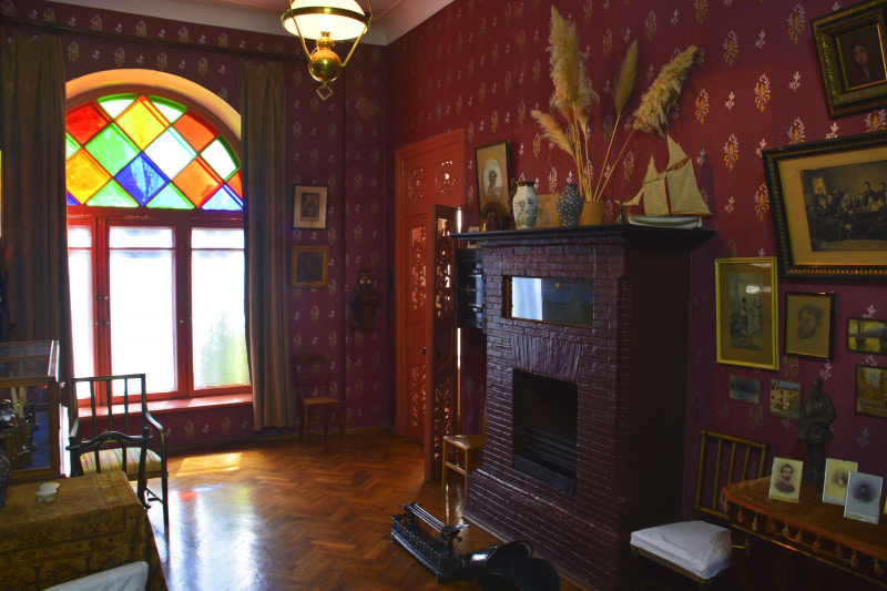 Одна из комнат чеховского дома в Ялте