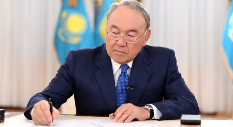 Нурсултан Назарбаев благодарит «Молодую гвардию»