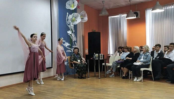 Мероприятие увенчалось выступлением девчат из балетной студии «Гармония» (руководитель — Людмила Мухина)