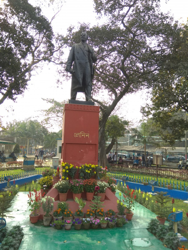 P.S. Оказывается, памятники Ленину можно найти даже в далекой Индии!