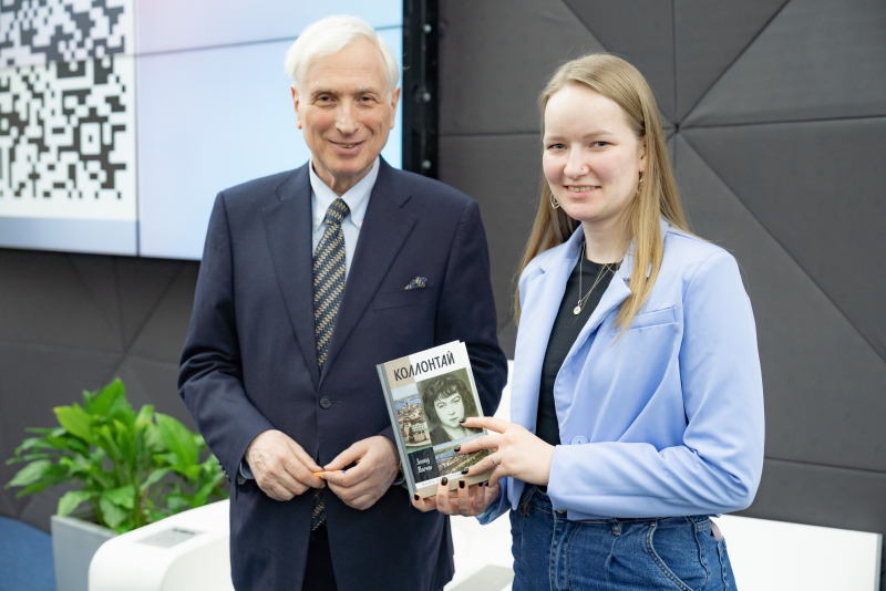 Автографы и фото на память