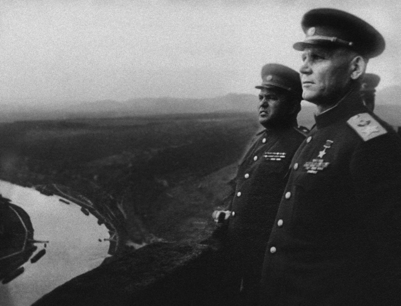 И. С. Конев и К. В. Крайнюков в замке Кенигштайн на Эльбе. 1945 год