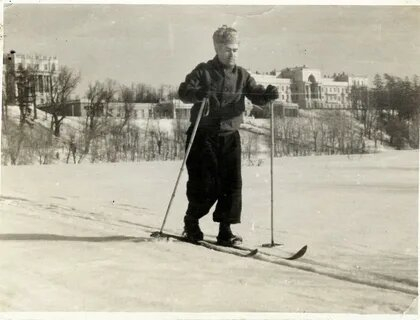 Герой катался на лыжах. Фото: личный архив А. П. Маресьева