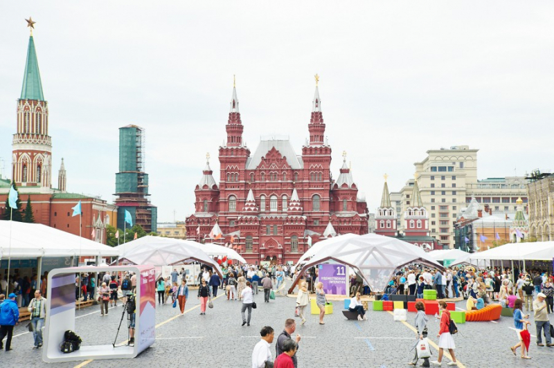 В соответствии с поручением президента России Владимира Путина в этом году книжный фестиваль «Красная площадь» состоится с 3 по 6 июня