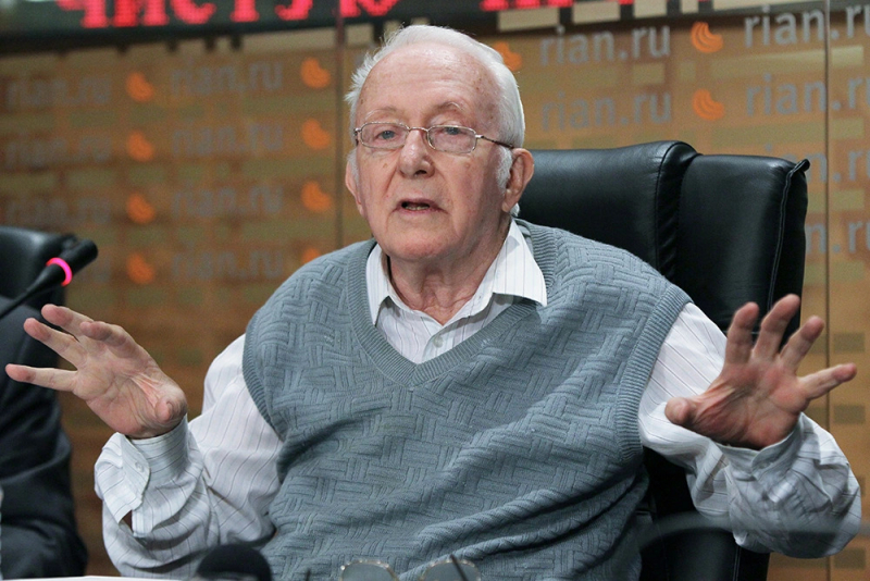 Поздравляем Роя Медведева!