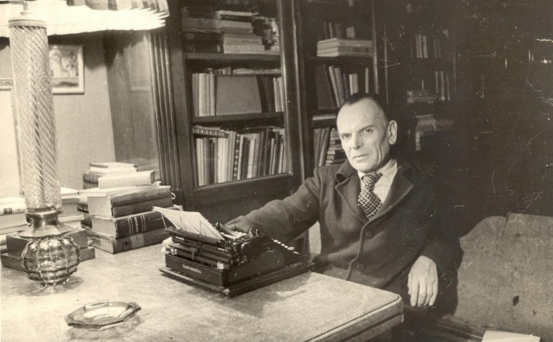 Константин Георгиевич Паустовский (1892—1968). В «Доме писателей»