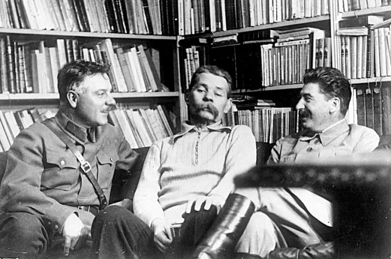 Климент Ворошилов, Максим Горький и Иосиф Сталин. Фото: de.rbth.com
