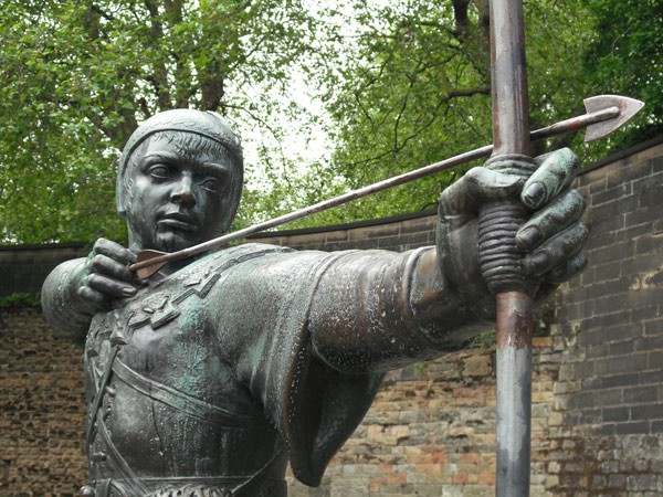 Памятник Робин Гуду у стен Ноттингемского замка