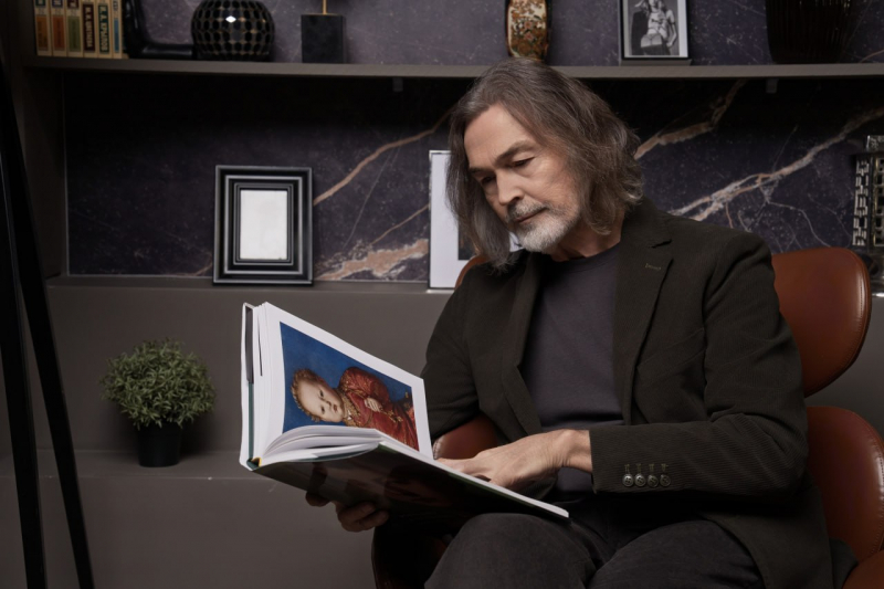 Литературный автопортрет художника. Никасу Сафронову — 70 лет