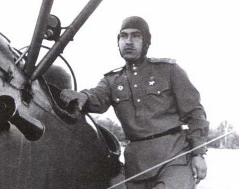 Герой Советского Союза (24.08.1943) А. П. Маресьев