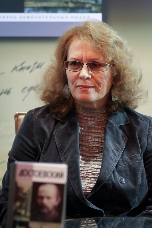 На презентации «Достоевского» на Московской международной книжной выставке-ярмарке (2011)