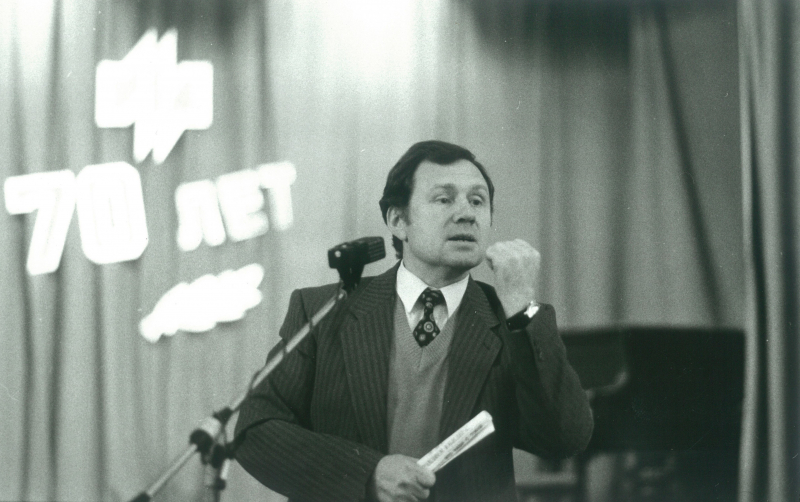 В. Ф. Юркин на праздновании 70-летия издательства «Молодая гвардия». 1992 год